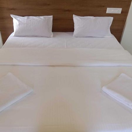 Royal Kitchen Hotel Hirisave Kültér fotó