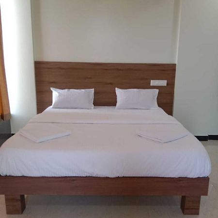 Royal Kitchen Hotel Hirisave Kültér fotó